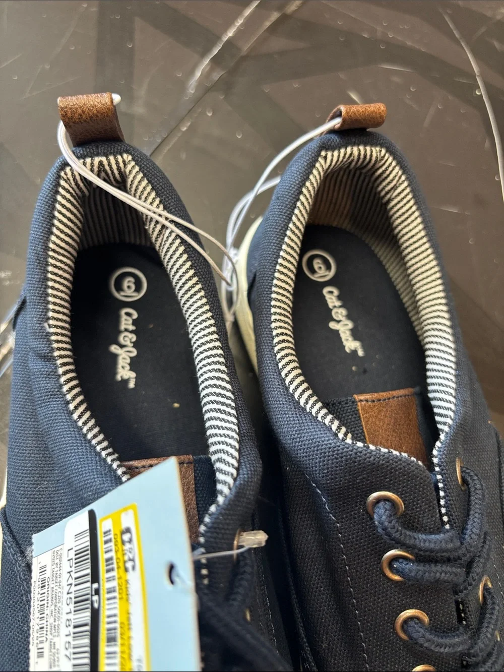 Cat & Jack casual low